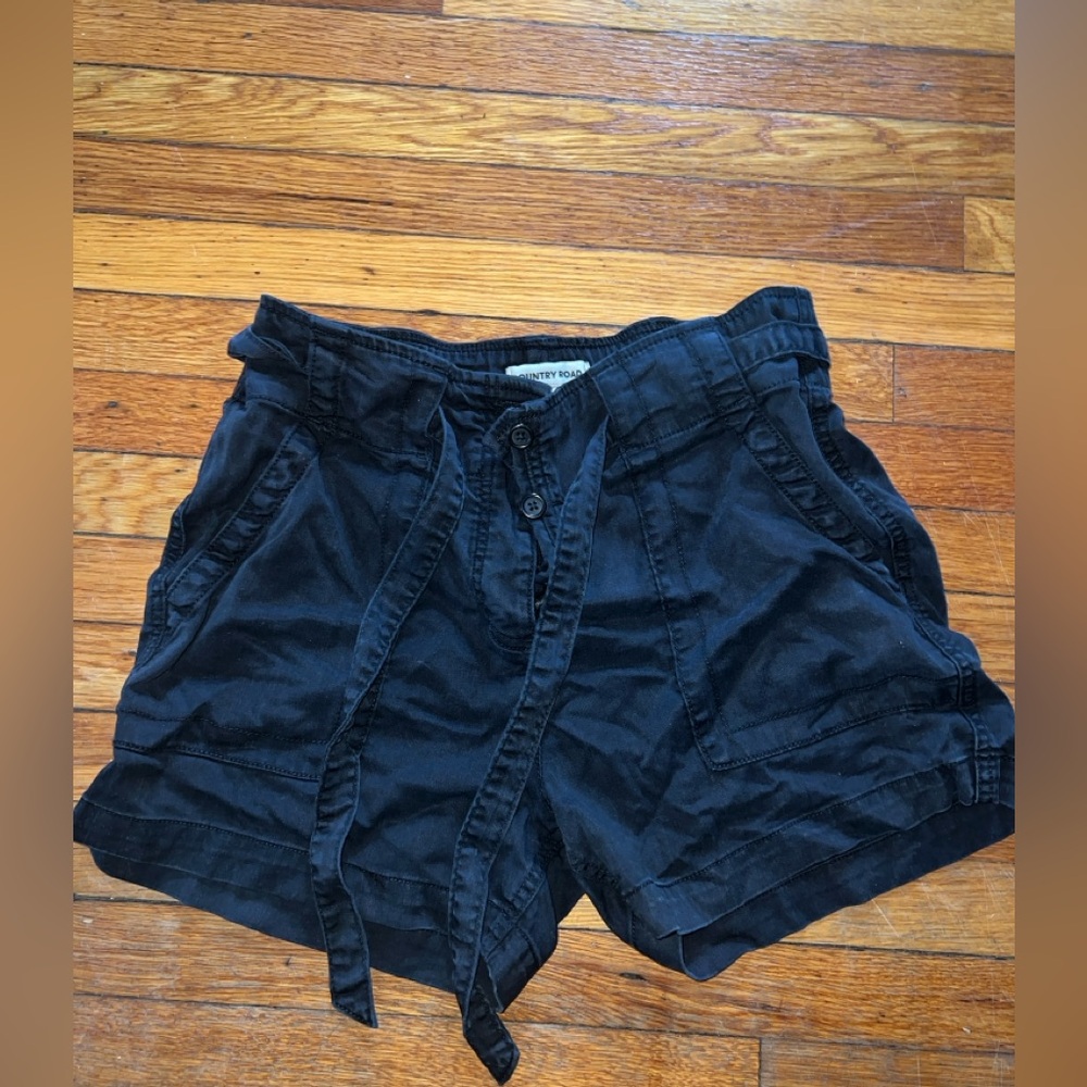 Country Roads shorts